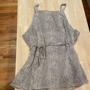 Tie waist Banana Republic top